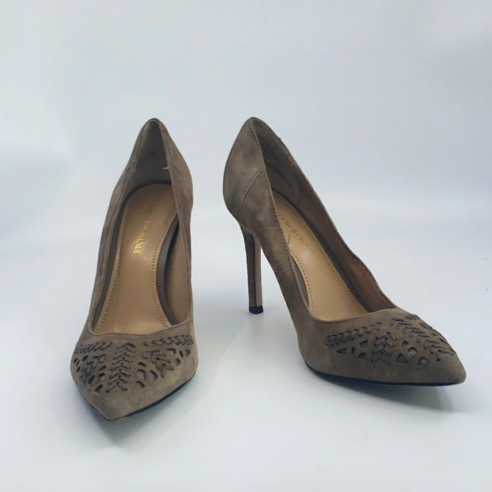 Saks fifth Taupe pump heels
